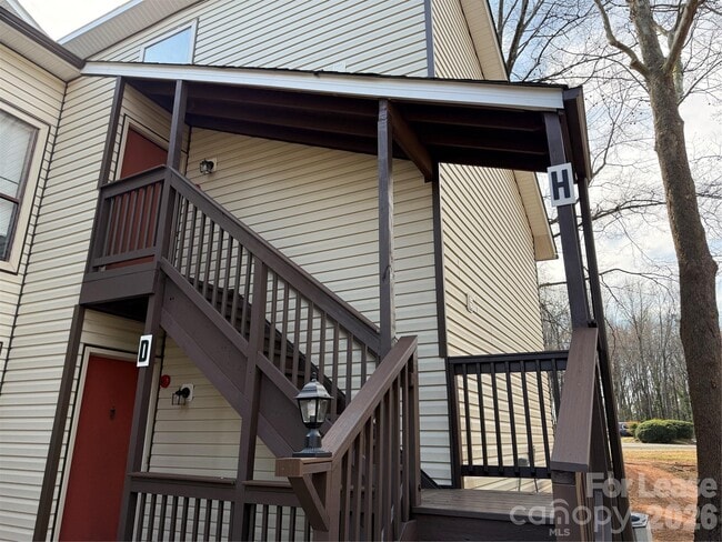 4617 Sharon Chase Dr in Charlotte, NC - Building Photo - Building Photo