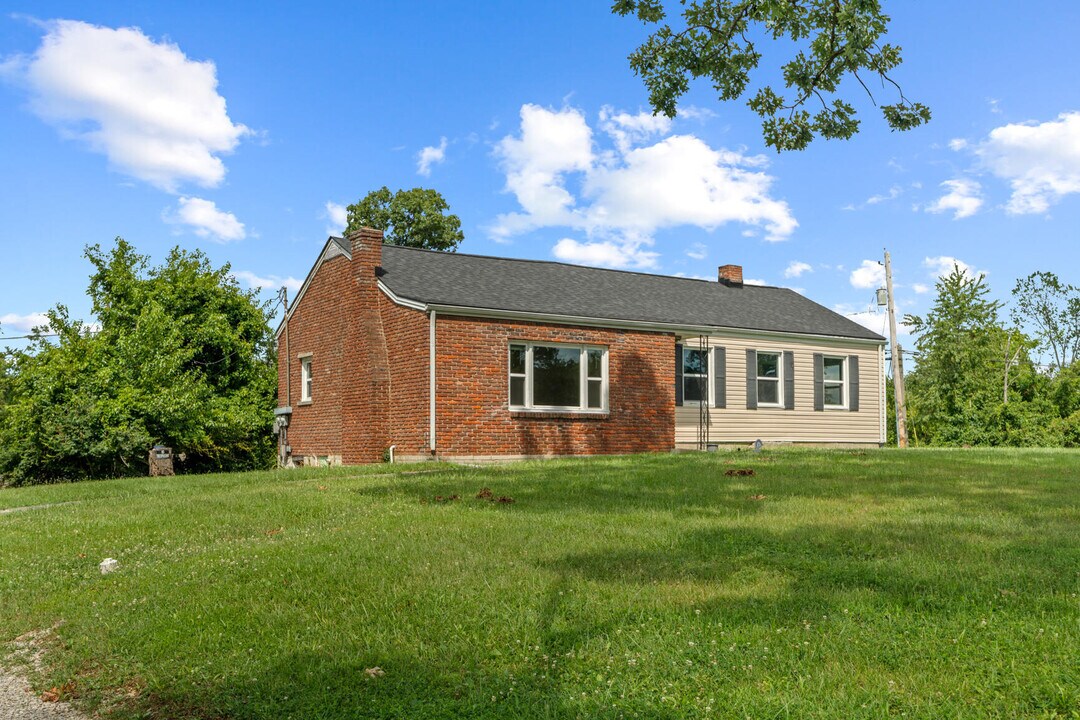 2 Skyview Dr in Frankfort, KY - Building Photo