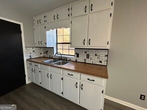 3544 Lakeview Dr in Gainesville, GA - Building Photo - Building Photo