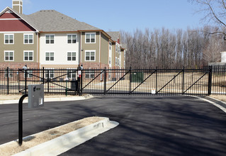 Fairway Manor Senior Living in Memphis, TN - Foto de edificio - Building Photo