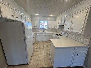 6025 71st St in Lubbock, TX - Building Photo - Building Photo