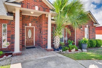 1870 Co Rd 109 in Hutto, TX - Building Photo - Building Photo