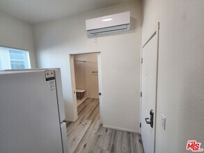 1120 E 25th St in Los Angeles, CA - Building Photo - Building Photo