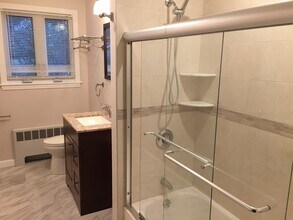 793 Dedham St in Newton, MA - Building Photo - Building Photo