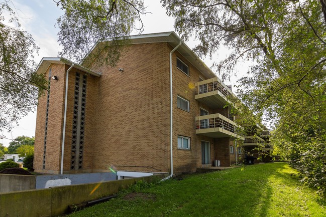 Shoreline Terrace in Beach Park, IL - Building Photo - Building Photo