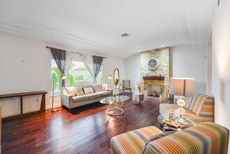 749 NE 82nd St in Miami, FL - Building Photo - Building Photo