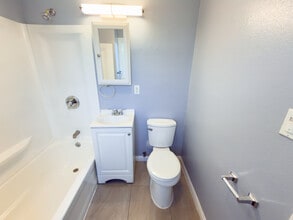 6628-6630 Selfland Ave in Bell Gardens, CA - Foto de edificio - Building Photo