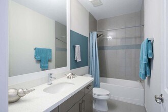 1932 Juno Landing Ln in North Palm Beach, FL - Foto de edificio - Building Photo