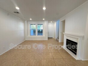 82 Via Katrina in Thousand Oaks, CA - Building Photo - Building Photo