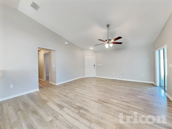 1920 Bretton Ridge Dr in Winter Haven, FL - Foto de edificio - Building Photo