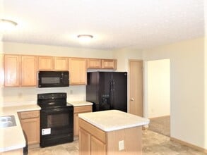 3182 Cumberland Woods Dr in Columbus, OH - Building Photo - Building Photo