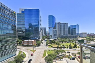 Moda Apartments in Dallas, TX - Building Photo - Building Photo
