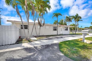 2400 SW 103rd Ct in Miami, FL - Building Photo