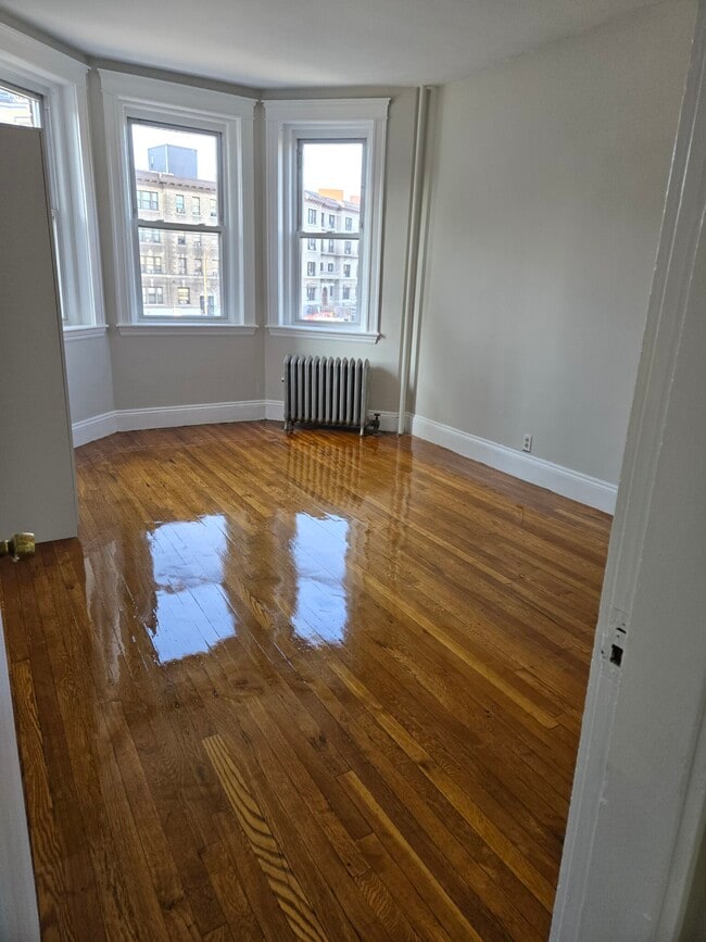 65 Washington St, Unit 502 in Malden, MA - Building Photo - Building Photo