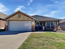 8620 Axis Deer Run in Fort Worth, TX - Building Photo