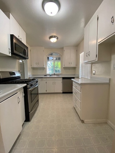 1833 Parkside Dr in Walnut Creek, CA - Building Photo - Building Photo