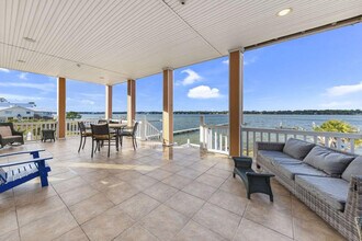 1244 W Lagoon Ave in Gulf Shores, AL - Foto de edificio - Building Photo