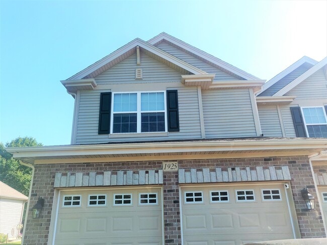 property at 1925 Turtle Creek Ct