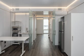 Vessel - Bank Street in New London, CT - Foto de edificio - Interior Photo