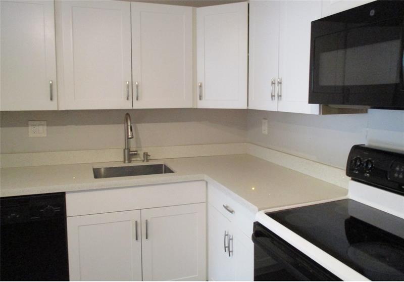 2731 Taft St in Hollywood, FL - Building Photo