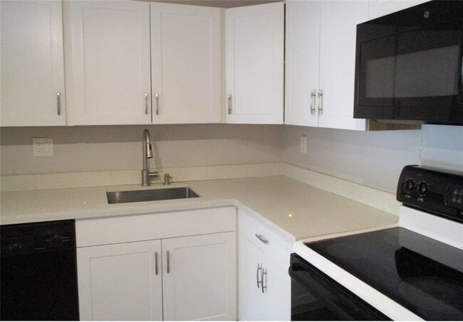 property at 2731 Taft St