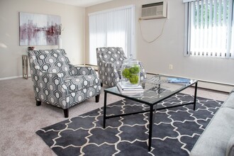 Meadowview Apartments in Anoka, MN - Building Photo - Building Photo