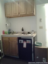 1077 Beacon St, Unit 12 in Brookline, MA - Building Photo