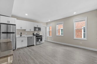 2268 Druid Park Dr, Unit Unit 2 in Baltimore, MD - Foto de edificio - Building Photo
