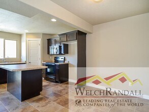 2433 Wellington Dr in Harrisville, UT - Building Photo - Building Photo