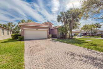 9790 SW Lindale Trace Blvd in Port St. Lucie, FL - Building Photo - Building Photo