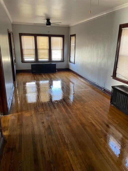 10422 S Calhoun Ave in Chicago, IL - Building Photo
