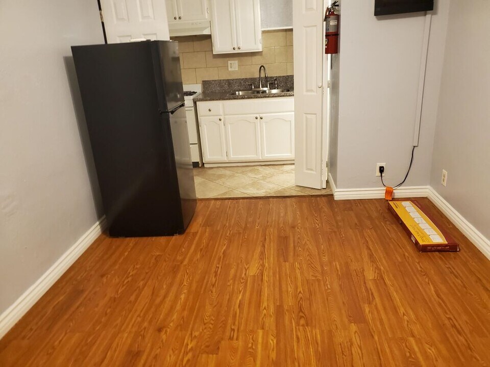 3313 California St in Huntington Park, CA - Building Photo