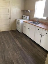 819 Mora St in Lockhart, TX - Building Photo - Building Photo