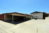 10640-10648 Oak St in Los Alamitos, CA - Building Photo - Building Photo