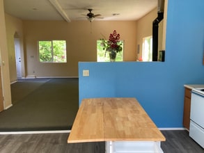 90 Whittier Ln in Mckinleyville, CA - Foto de edificio - Building Photo