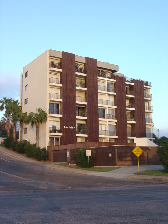 La Mer in Corpus Christi, TX - Building Photo