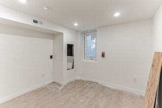 812 N Holly St in Philadelphia, PA - Building Photo - Building Photo