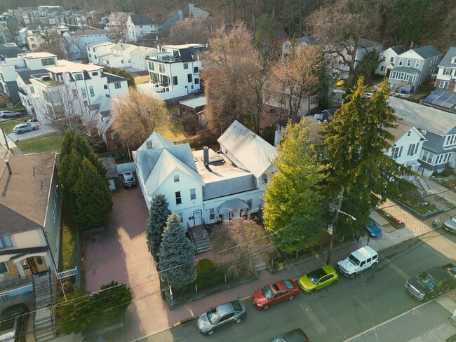 26 Sterling Pl, Unit 4