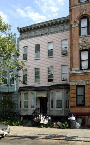 28 Covert St in Brooklyn, NY - Building Photo