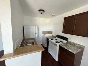 708 Jackson Ave, Unit C in Las Vegas, NV - Building Photo - Building Photo