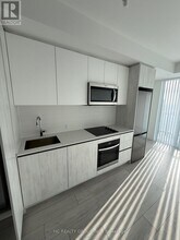 5858 Yonge St in Toronto, ON - Building Photo - Building Photo