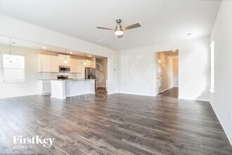 806 Birchcrest Wy in Greenville, SC - Foto de edificio - Building Photo