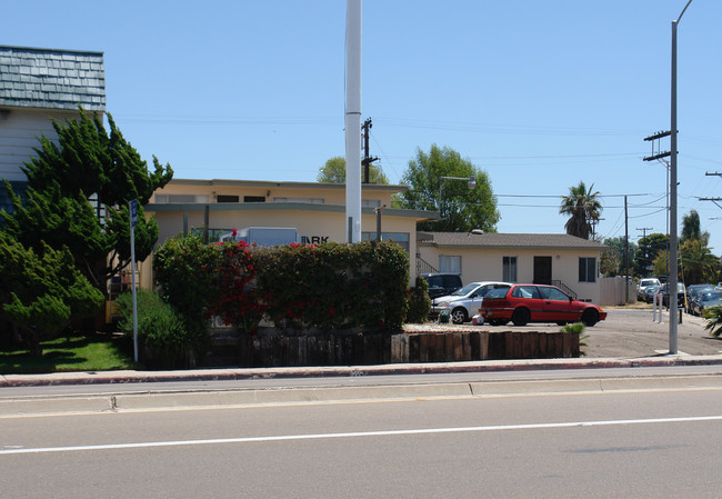 1901-1911 Morena Blvd in San Diego, CA - Building Photo - Building Photo