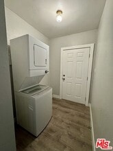 1048 W 62nd St in Los Angeles, CA - Building Photo - Building Photo