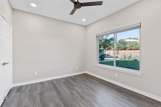 1209 Casey St in Austin, TX - Building Photo - Building Photo