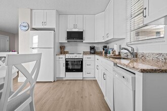 5800 Bonita Beach Rd SW in Bonita Springs, FL - Building Photo - Building Photo