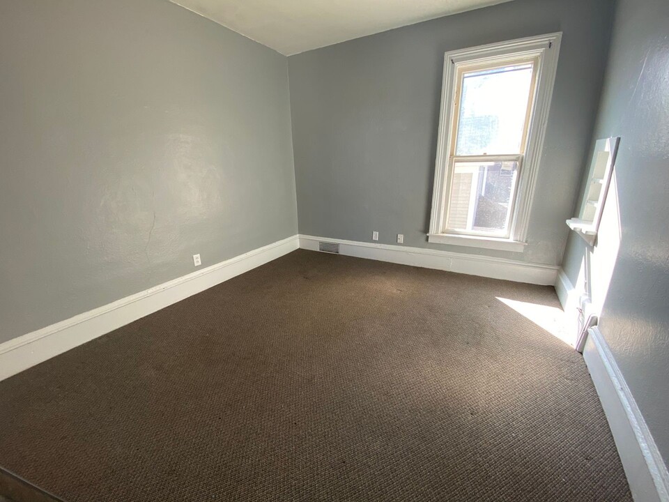 703 W Walnut St-Unit -UNIT 709 in Kalamazoo, MI - Building Photo
