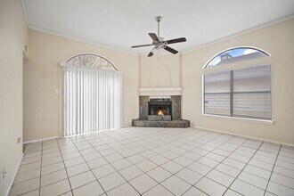 4130 Hunters Sun Dr in San Antonio, TX - Building Photo - Building Photo
