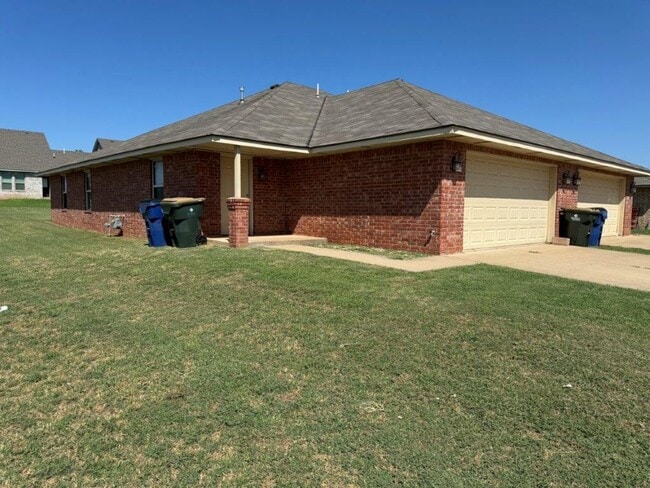 property at 2728 Valley View Dr