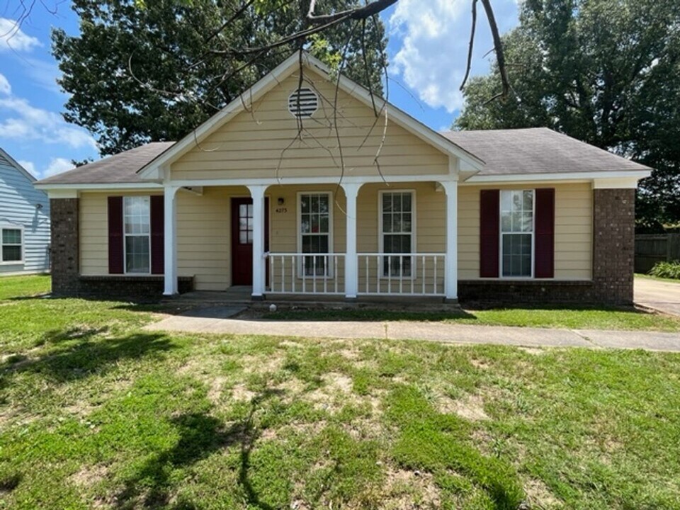 4273 Brighton Dr in Horn Lake, MS - Building Photo